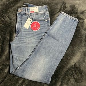 NWT - EXPRESS Jeans